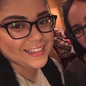 Meet your Posher, Ileana